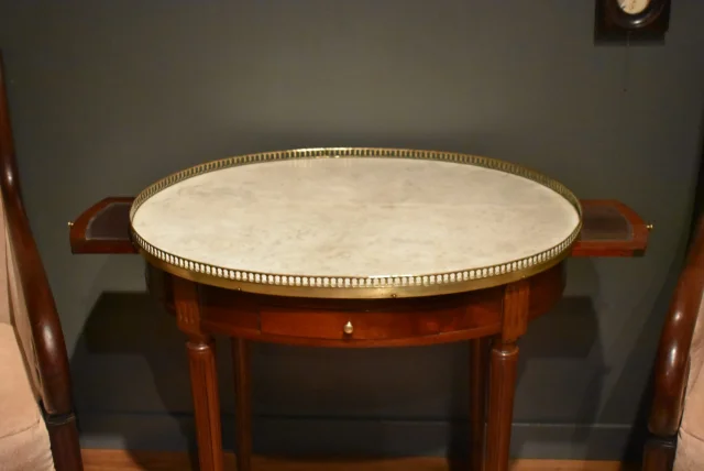 Table bouillotte ovale de style Louis XVI — Très bon état