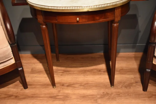 Table bouillotte ovale de style Louis XVI — Très bon état