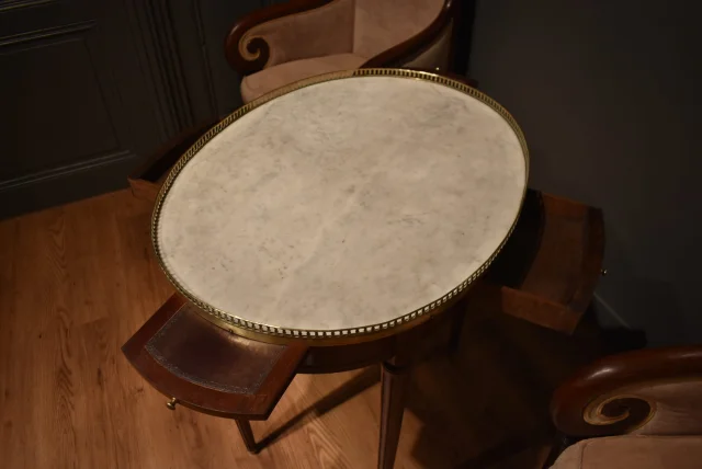 Table bouillotte ovale de style Louis XVI — Très bon état