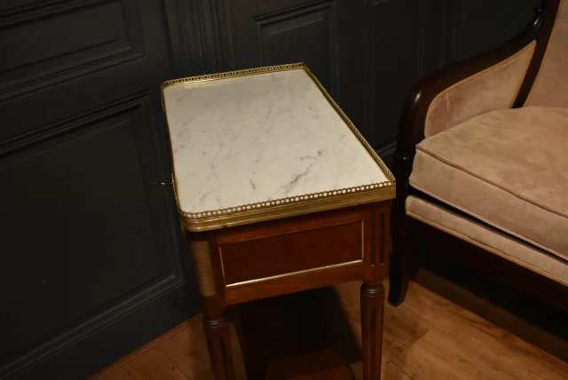 Petite console de style Louis XVI — Très bon état