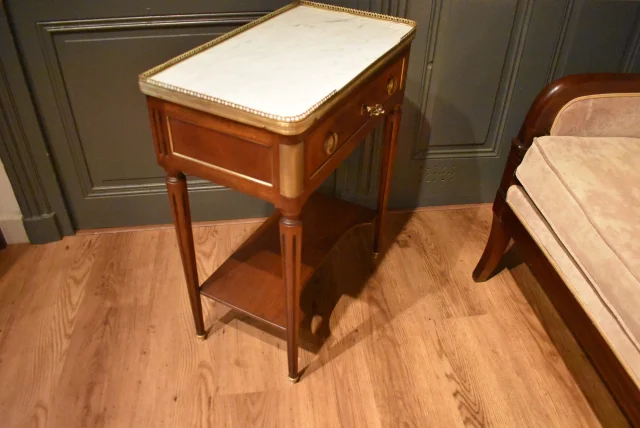 Petite console de style Louis XVI — Très bon état