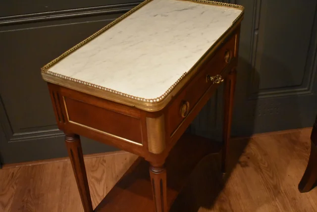 Petite console de style Louis XVI — Très bon état