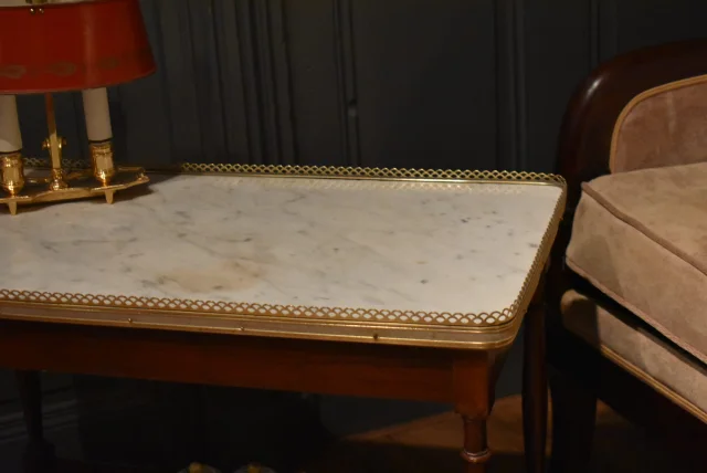Couchtisch im Louis-XVI-Stil — Sehr guter Zustand