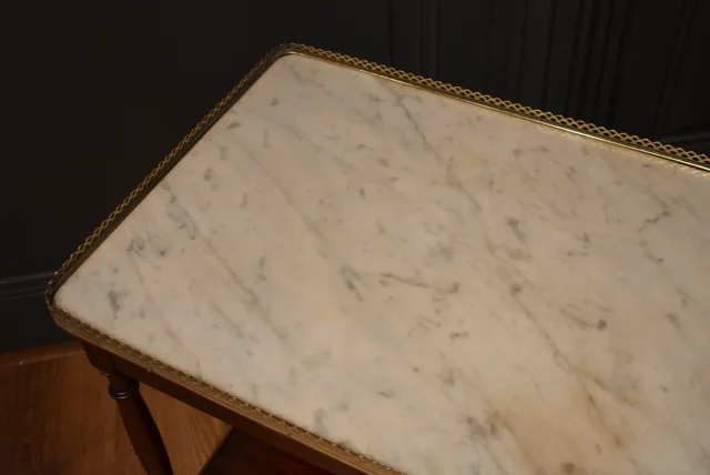 Couchtisch im Louis-XVI-Stil — Sehr guter Zustand