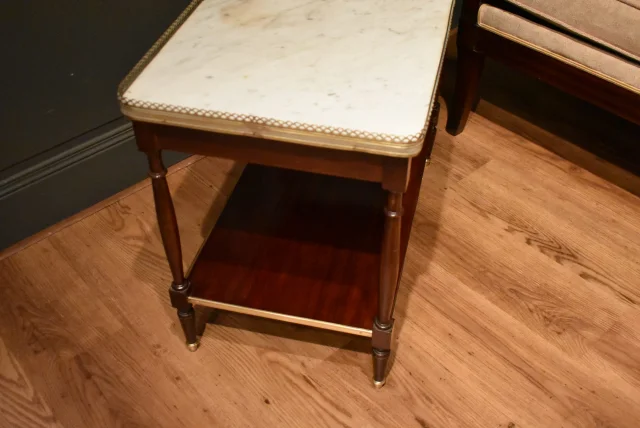 Couchtisch im Louis-XVI-Stil — Sehr guter Zustand