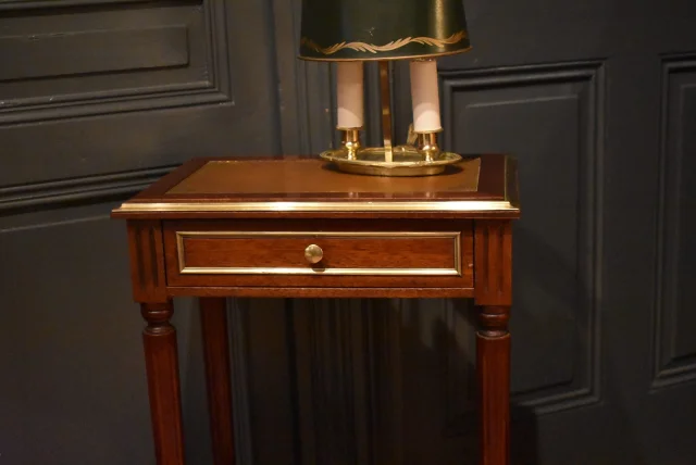 Table d'appoint de style Louis XVI — Très bon état