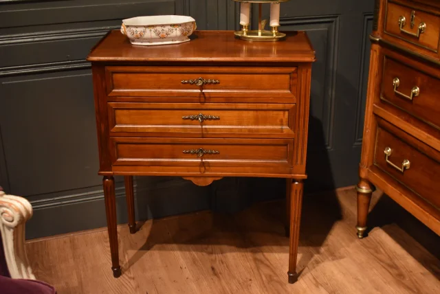 Kleine Louis XVI-stijl ladekast in kersenhout — Zeer goede staat