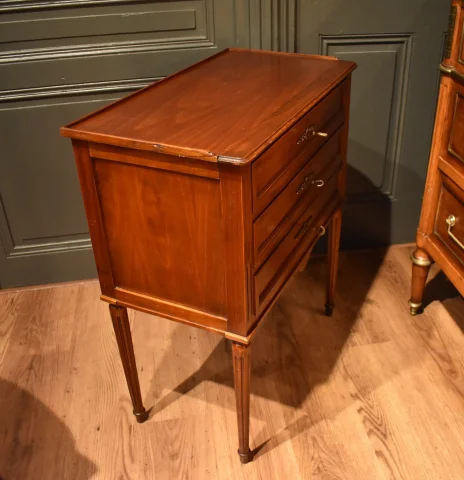 Kleine Louis XVI-stijl ladekast in kersenhout — Zeer goede staat