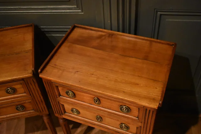 Pair of Louis XVI style bedside tables — Very good condition