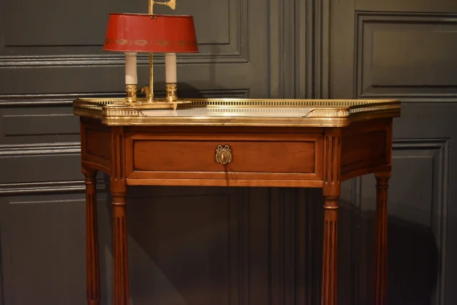 Konsole im Louis-XVI-Stil aus Mahagoni — Sehr guter Zustand