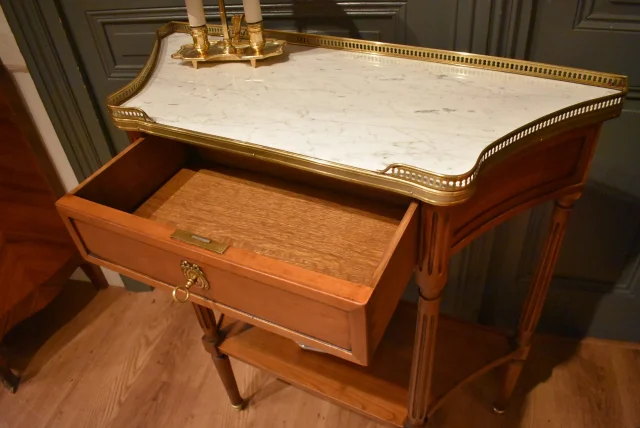 Konsole im Louis-XVI-Stil aus Mahagoni — Sehr guter Zustand