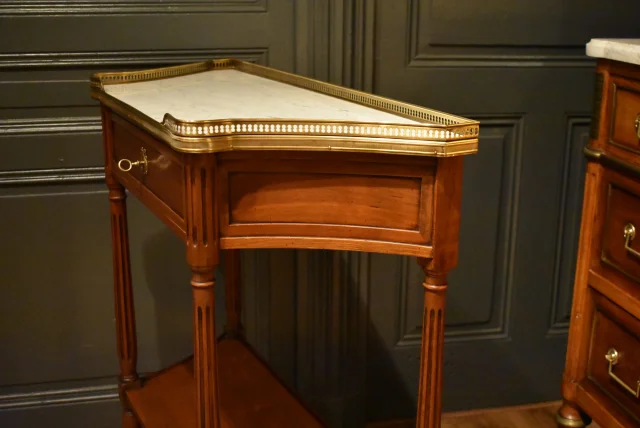 Konsole im Louis-XVI-Stil aus Mahagoni — Sehr guter Zustand