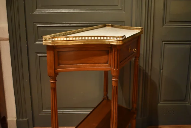Konsole im Louis-XVI-Stil aus Mahagoni — Sehr guter Zustand