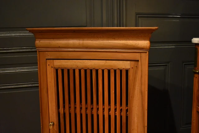 Louis-Philippe walnut small cabinet — Very good condition