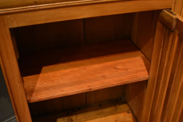 Louis-Philippe walnut small cabinet — Very good condition