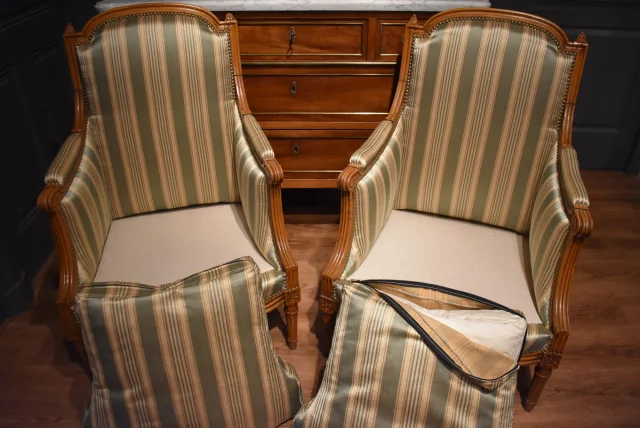 Paar Louis XVI bergères van Mailfert — Zeer goede staat