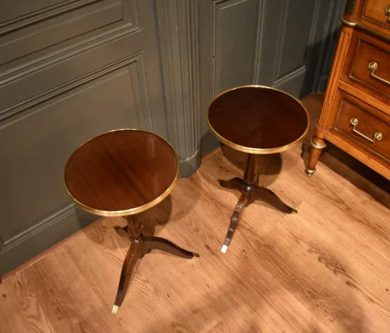 Pair of small guéridons — Good condition