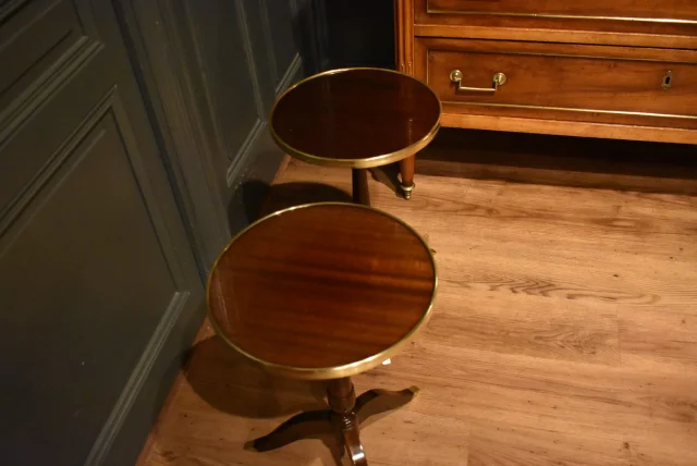 Pair of small guéridons — Good condition