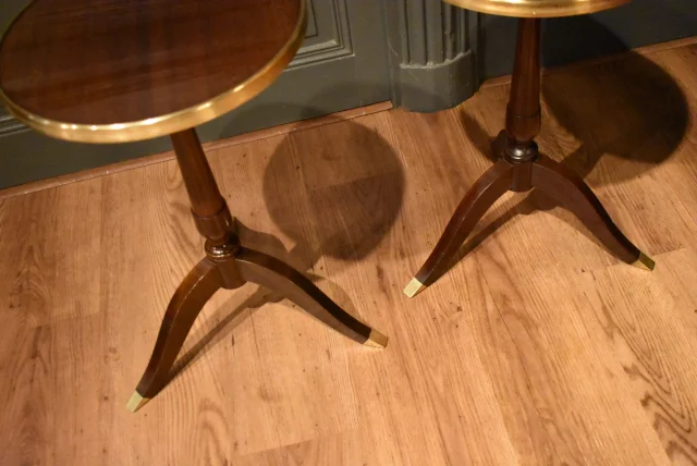 Pair of small guéridons — Good condition