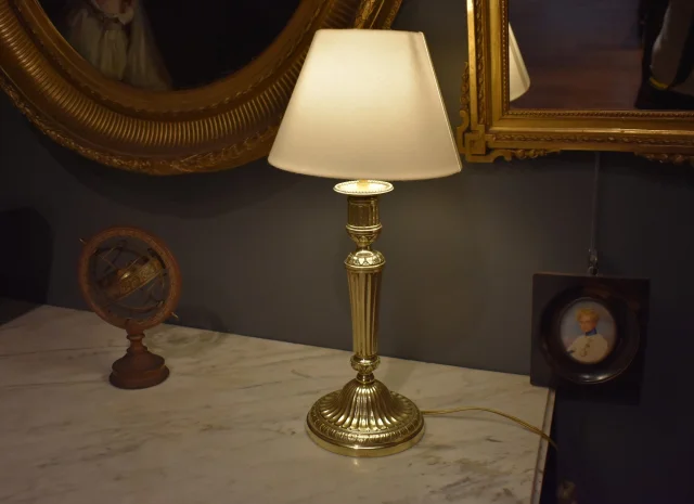 Louis XVI Style Lamp — Very good condition