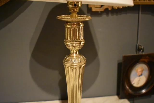 Louis XVI Style Lamp — Very good condition