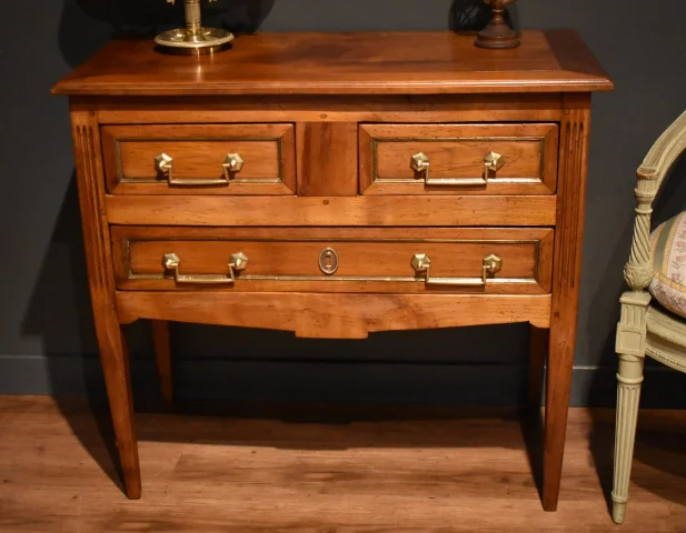 Kleine Louis-XVI-Sauteuse-Kommode — Sehr guter Zustand