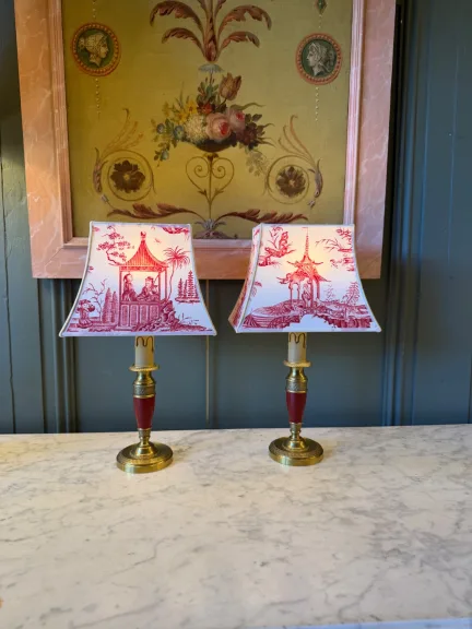 Paar draadloze tafellampen "Chinoiseries", Hoogte 35 cm — Zeer goede staat