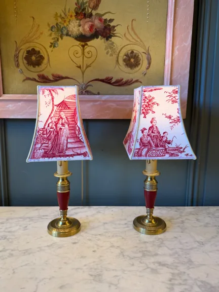 Paar draadloze tafellampen "Chinoiseries", Hoogte 35 cm — Zeer goede staat