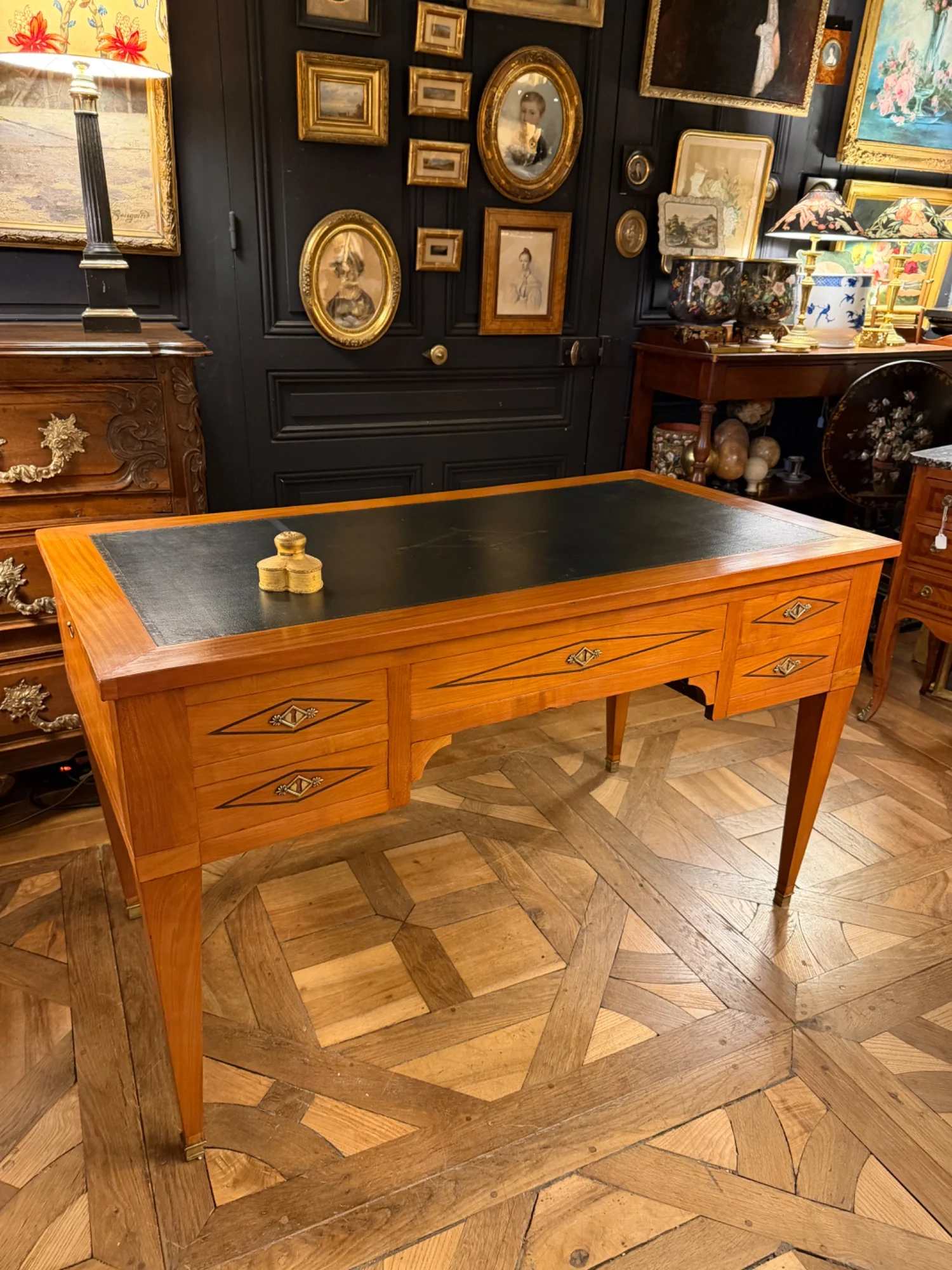 Bureau plat