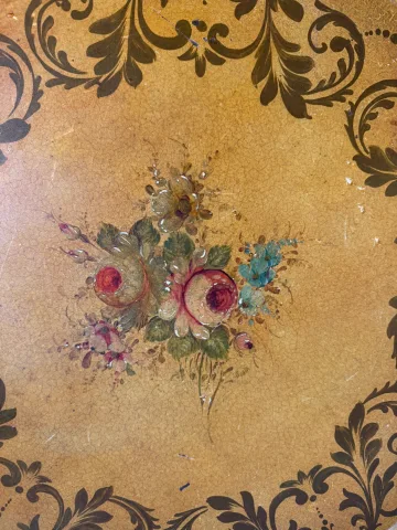 Grand plateau en tôle peinte, diamètre 60 cm