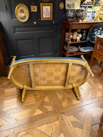 Louis XVI Style Gilt Wood Basket Canapé — Very good condition