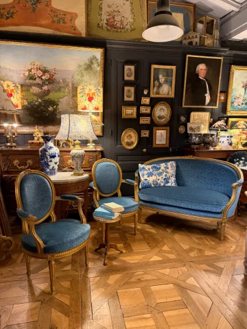 Pair of Louis XVI-style gilt wood cabriolet armchairs — Very good condition