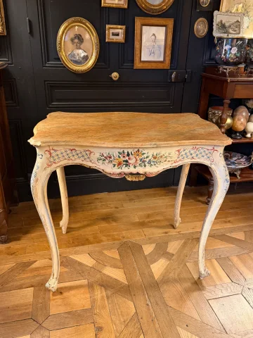 Louis XV Style Lacquered Wood Centre Table — Good condition