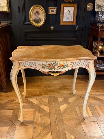 Louis XV Style Lacquered Wood Centre Table — Good condition