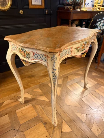 Louis XV Style Lacquered Wood Centre Table — Good condition