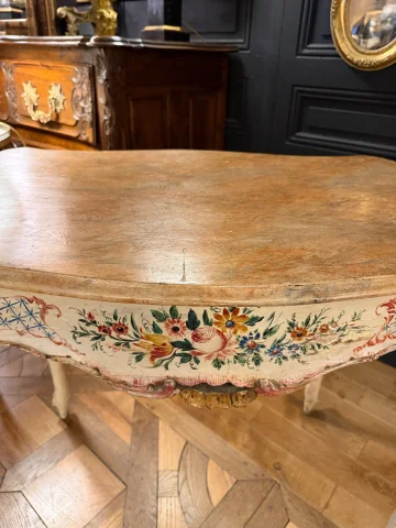 Louis XV Style Lacquered Wood Centre Table — Good condition