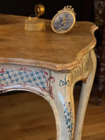 Louis XV Style Lacquered Wood Centre Table — Good condition