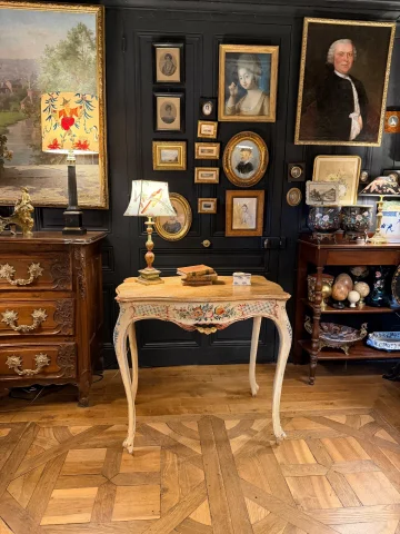 Louis XV Style Lacquered Wood Centre Table — Good condition