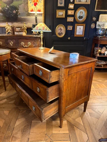 Louis XVI Period Chest of Drawers — Good condition