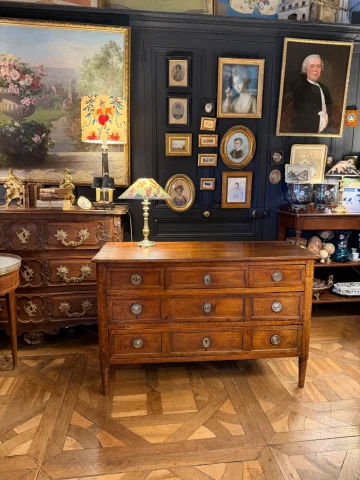 Louis XVI Period Chest of Drawers — Good condition