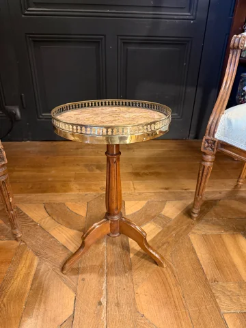 Petit guéridon tripode, Hauteur 45 cm — Très bon état