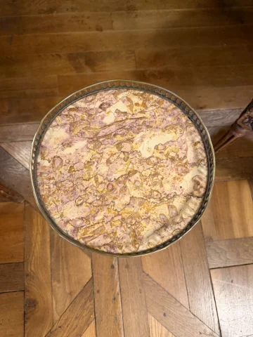 Petit guéridon tripode, Hauteur 45 cm — Très bon état