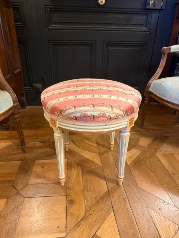 Tabouret en bois peint de style Louis XVI — Très bon état