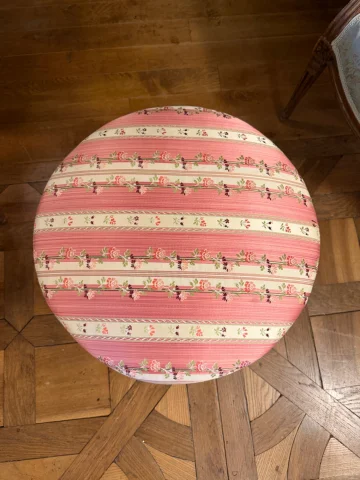 Tabouret en bois peint de style Louis XVI — Très bon état