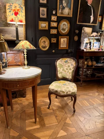 Chaise tapissée en palissandre — Bon état