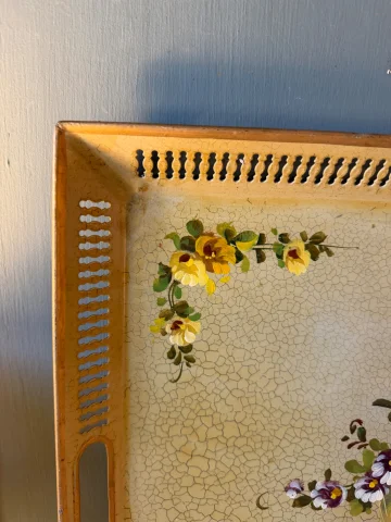 Rechteckiges Tablett aus bemaltem Blech, 40 cm x 50 cm
