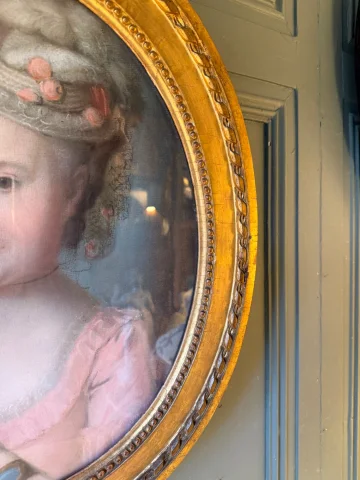Portrait de dame à l'oiseau, début XIXème — Très bon état