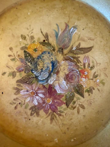 Petit plateau en tôle peinte, diamètre 25 cm — Bon état