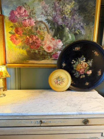 Petit plateau en tôle peinte, diamètre 25 cm — Bon état