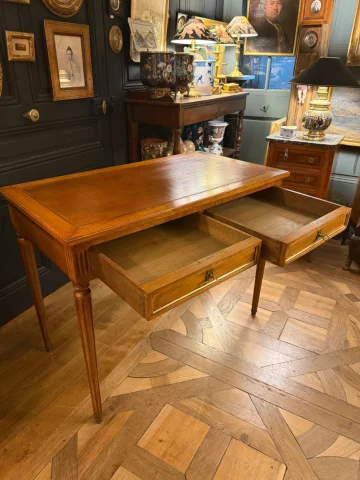 Louis XVI style flat-top desk — Very good condition